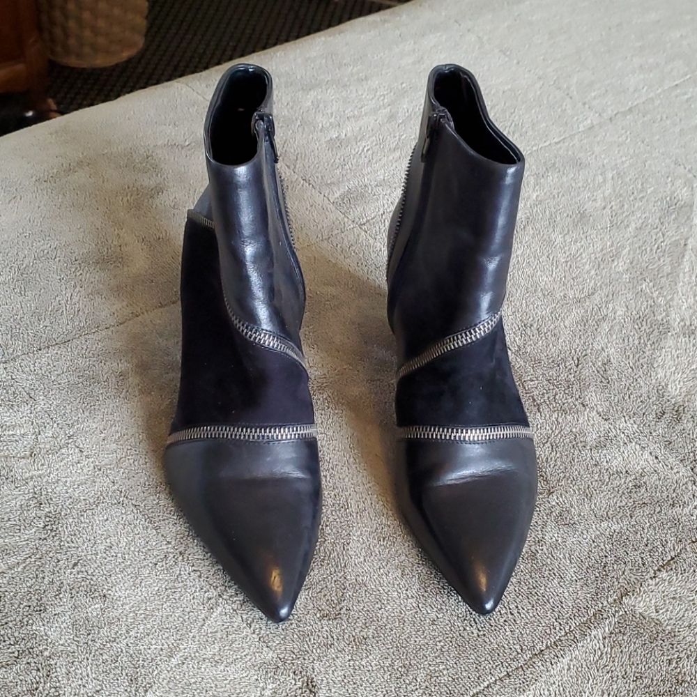 Charles David Boots 8